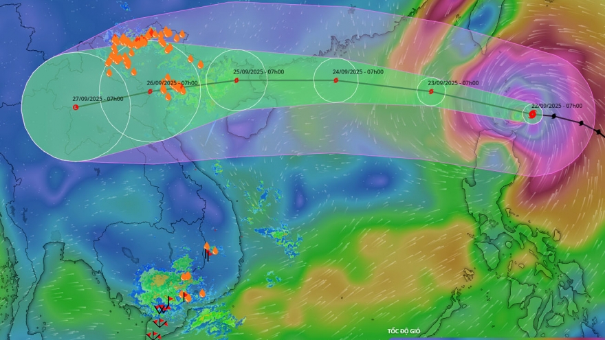 Ragasa moving into East Sea, heading toward North Vietnam